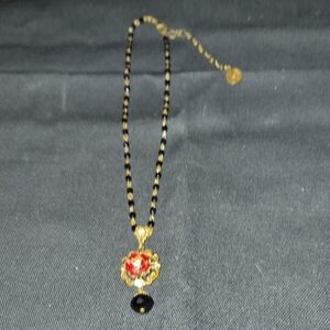 Ollipop AdjustRed Rose Black Beads Gold Tone Necklace 17 + 3 Inch Extender